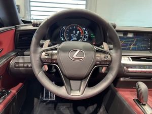 Oferta Especial: Lexus LC 500 Convertible RWD Usado 2023 - ¡Listo para Enviar! - Product Image 2