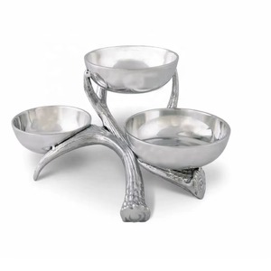 Bol décoratif en laiton argenté à trois sections, élégant, artisanal, pour la table, service de table pour la salle à manger et l'espace de vie - Product Image 1