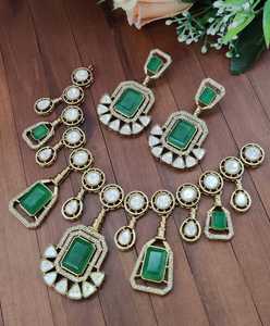 Ensemble de collier en pierre de Doublet Moissanite Tiyani Kundan Finition de qualité supérieure Ensemble de collier en laiton Parfait pour les fêtes, les occasions festives - Product Image 4