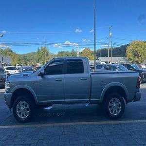 Camioneta 4x4 2024 de Servicio Pesado, 3500, Cabina Doble, Equipamiento Completo, Motor Turbo, Transmisión Automática, Asientos de Cuero, Techo Panorámico, Volante a la Izquierda, R17 - Product Image 1