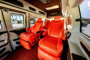 โปรโมชั่นสุดคุ้ม! รถตู้ GMC Savana G2500 Explorer Conversion ปี 2013 พร้อมส่ง - Product Image 3