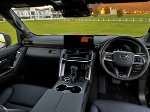 Vehículo Todoterreno Usado Modelo 2025, 4x4, SUV Grande, Motor de Gasolina Biturbo de 3.5L, 7 Plazas, Diseño Estilo GRSport, Volante a la Izquierda - Product Image 3