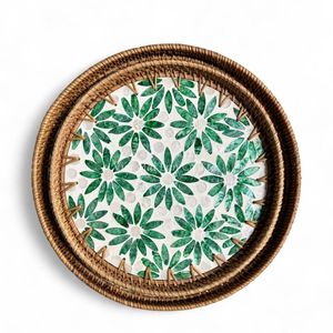 Plateau décoratif en rotin bohème fait à la main en gros, incrustation de nacre naturelle, incrustation de coquillages, flexible, écologique, pour la maison, utilisation sur table - Product Image 1