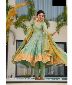 Les plus belles femmes portent des vêtements de mariage Style anarkali lourd prêt à porter des robes pour les vêtements traditionnels et de festival Salwar Kameez Suit - Product Image 1