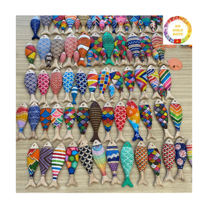 Adorno de Arte de pared rústico de pescado de madera de Vietnam hecho a mano para tema marino vida costera Hogar y restaurante - Product Image 3