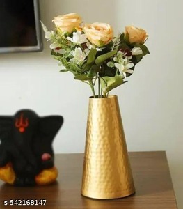 Vase design à pois martelés en métal Accent décoratif élégant pour le salon Table à manger Chambre à coucher Bureau et décoration intérieure moderne - Product Image 1