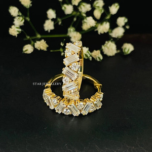 14K Baguette สีทองที่เป็นของแข็งเติบโตในห้องปฏิบัติการต่างหูห่วงเพชรเครื่องประดับที่ดี - Product Image 1