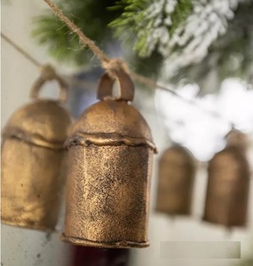 Campanas de vaca galvanizadas con acabado antiguo adecuadas para bodas al aire libre uso devocional o adorno de pared de jardín natural - Product Image 2