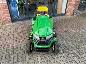 Tractor de Jardín John Deere X350R con Plataforma de 42 Pulgadas - Product Image 3