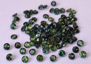 Tourmaline verte naturelle ronde 2.5mm à facettes de qualité supérieure-Tourmaline verte en vrac de qualité supérieure - Product Image 5