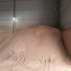 เม็ดมะม่วงหิมพานต์ที่จำเป็นสำหรับอาหารที่อุดมไปด้วยสารอาหารสำหรับปลาสุนัขหมูแกะม้าแพะบรรจุในถุง - Product Image 1