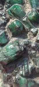 Pierre de cristal d'émeraude naturelle authentique, matrice de pierre polie, personnalisée, pour la guérison spirituelle, la méditation, la pleine conscience, BAITHU GEMS - Product Image 3