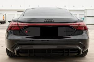 Sedán R S E-tlon GT AWD 2024 con Neumáticos R18, Asientos de Cuero, Techo Panorámico, Batería de Litio de 110 kWh, Pantalla Táctil - Product Image 5