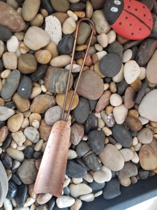 Rehausseur de chaussures en métal vintage classique, conçu pour faciliter l'enfilage des chaussures, avec un attrait décoratif antique pour l'affichage à domicile, en provenance d'Inde - Product Image 4