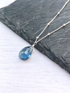 Collier cascade en topaze bleue de Londres, forme goutte d'eau, avec chaîne satellite, bijoux bleus en argent sterling 925, pierre de naissance de décembre - Product Image 3
