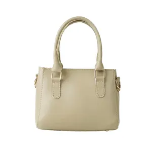 กระเป๋าสะพายข้างสีเบจสำหรับผู้หญิง - Product Image 1