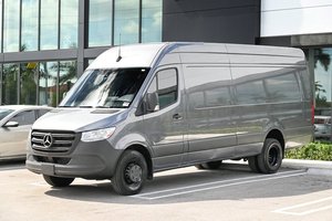 Mercedes-Benz Sprinter 2021 Seminuevo en Excelente Estado - Product Image 3