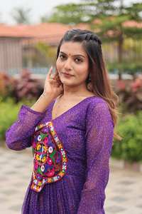 Vestido DE TRABAJO Gamathi especial Navratri Faux Georgette Fabric con trabajo de espejo real para el lanzamiento de fiestas - Product Image 5