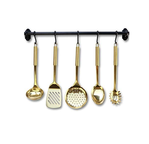 Cuchara de latón reutilizable respetuosa con el medio ambiente al por mayor, cuchara de cocina para manualidades colgantes de 5 piezas, cuchara de latón de nuevo diseño - Product Image 1