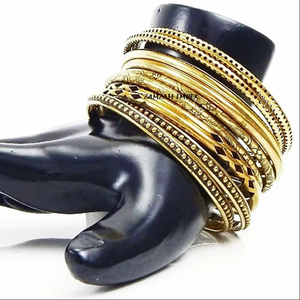 Juego de Brazaletes de Latón Hechos a Mano, Surtidos, 10 Piezas, Ligeros, con Relieve, Modernos, para Bodas y Aniversarios, Joyería para Mujer, Color Personalizado - Product Image 1