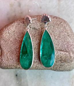 Pendiente de esmeralda de Plata de Ley 925 para mujer, hermoso pendiente de piedra verde oscuro. - Product Image 1