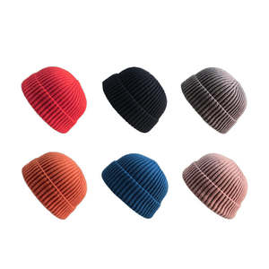 Gorros deportivos con puños acrílicos de nuevo diseño para mujer, gorros con logotipo personalizado, parches de goma, gorros deportivos de invierno con espacios en blanco de diseñador - Product Image 2