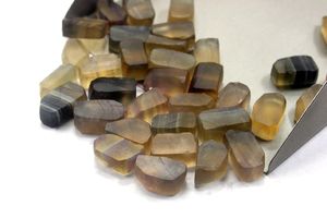 100% Natural 10 piezas Fluorita sin pulir 16-18 MM Piedra cruda multicolor Fabricación de joyas sueltas y piedras preciosas curativas - Product Image 3