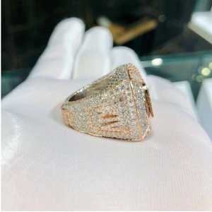Anillo de lujo con diamante moissanita VVS de forma cuadrada, plata de ley 925, para uso diario, unisex. - Product Image 3
