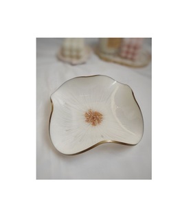 Cuenco de resina colorido y elegante para servir el centro de mesa, utensilios de cocina modernos para el hogar, comedor decorativo único hecho a mano - Product Image 4