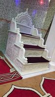 Masjid Mehrab est la niche essentielle dans un mur de mosquées Qibla