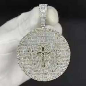 Pendentif Médaillon Croix Rond Entièrement Sertie de Moissanite en Argent 925 Style Hip-Hop, Bijou de Luxe pour Hommes et Femmes, Idéal pour les Soirées - Product Image 3