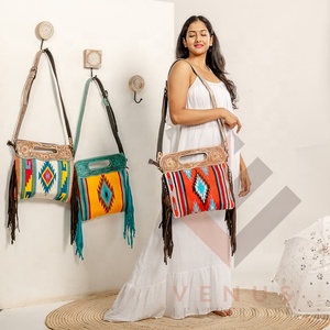 กระเป๋าถือหนัง Aztec tooled สำหรับผู้หญิงมีพู่ห้อยสไตล์ตะวันตกแบบดั้งเดิมชุดคอมโบหนังลายนูนออกแบบได้เองสำหรับฤดูร้อน - Product Image 2