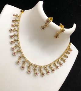 Conception exclusive polonaise antique de style simple avec des pierres CZ Look collier plaqué or ensemble avec boucles d'oreilles pour mariage pour les femmes - Product Image 4