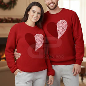 Sudadera inspirada en San Valentín, estilo cálido y cómodo, ideal para conjuntos de invierno, moda casual y para regalo. - Product Image 5