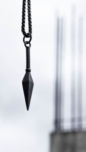 2025ใหม่สร้อยคอสแตนเลสขนาดเล็กสามมิติที่เรียบง่ายพร้อมการแกะสลักบาร์รูปทรงวันครบรอบสำหรับความรักของคุณ - Product Image 3