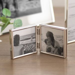 Cadre photo rectangulaire élégant en métal pour une présentation décorative sur table, ajoutant un accent métallique aux espaces intérieurs raffinés - Product Image 6