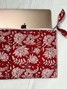 Manufacturer Custom Logo Handmade <b>Quilted</b> Cosmetic Bag Portable Corduroy Flower Laptop Bag Soft Cotton Makeup Bag - Product Image 2