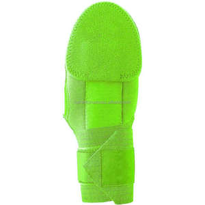 Gant de protection rembourré pour le baseball avec sangle de poignet réglable et conception d'absorption des chocs - Product Image 3