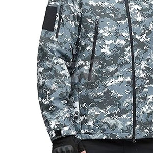 Chaqueta Táctica Ligera Resistente al Agua, Material Transpirable, Capucha Ajustable y Múltiples Compartimentos de Almacenamiento - Product Image 5