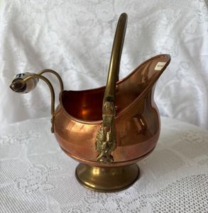 El elegante Cubo de carbón de cobre para la chimenea del hogar agrega un encanto sofisticado al espacio vital, una elegante decoración de metal hecha a mano - Product Image 2