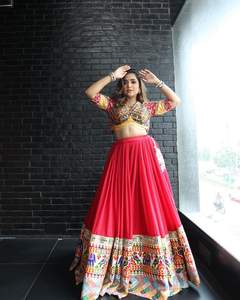 Les plus tendances Flair lourd Lehenga Choli Print Lehenga Choli Broderie exclusive Travail traditionnel Hiver Tendance - Product Image 3