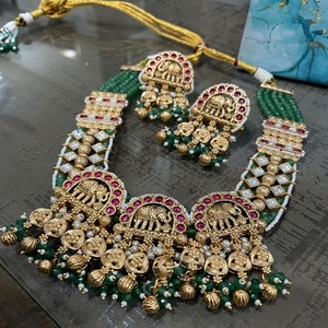 Conjunto de collar chapado en oro Polki de calidad superior con pendientes para mujeres y niñas para bodas y colecciones de ropa tradicional - Product Image 1