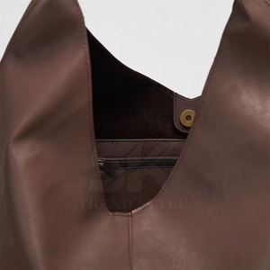 Bolso de Hombro de Cuero de un Solo Color para Mujer, Bolso de Mano Casual de Cuero Suave, Hecho en Pakistán - Product Image 6