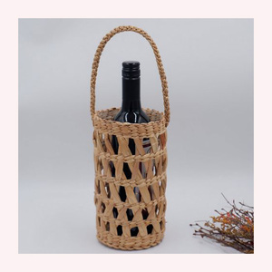 Soporte para botella de algas marinas de ratán de inspiración Bohemia, patrón de animales intrincado para un lujoso estilo casero y regalos de celebración - Product Image 6