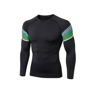 Dernière conception d'usine porter léger Rash Guard bas quantité minimale de commande vêtements de sport impression personnalisée logo Rash Guard ensemble de compression - Product Image 4