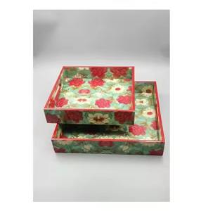 Plateau contemporain géométrique en bois et émail, plateau de service carré moderne avec impression élégante - Product Image 2