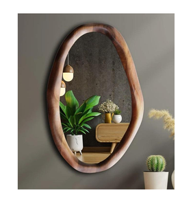 Miroir mural en métal artisanal, parfait pour la décoration de chambre d'hôtel de luxe ou les murs de boutique - Product Image 3