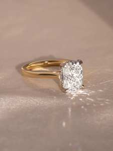 Anillo de compromiso de solitario de diamante con corte de cojín alargado de 11x9mm, plata chapada en oro de 18 quilates | Nupcial minimalista clásico de cuatro puntas - Product Image 5