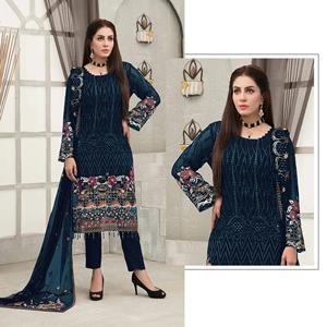 Super elegante y hermoso Salwar Kameez con Dupatta bordado para damas disponible a precios al por mayor de Indai - Product Image 3