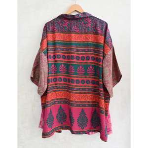 ชุดคลุมกิโมโนผ้าไหมพิมพ์ลายดอกไม้สไตล์โบฮีเมียน ไซส์พลัส คอวี ตัดต่อผ้า งานแฮนด์เมดจากอินเดีย ระบายอากาศได้ดี ความยาวระดับเข่า สำหรับใส่พักผ่อน - Product Image 4